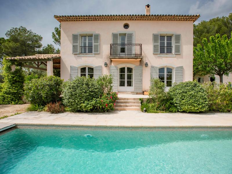 Magnifique villa avec grande piscine et jardin