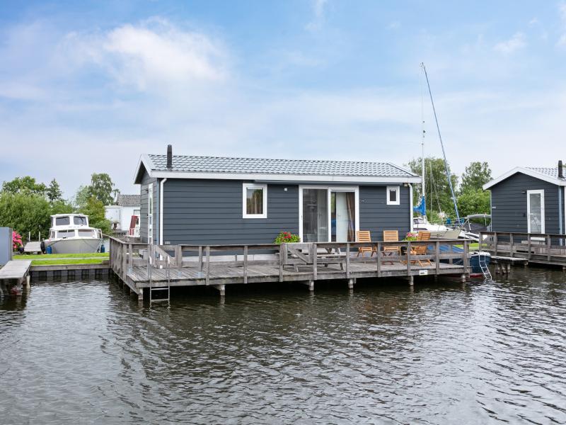 Air-conditioned chalet on the Loosdrecht lakes
