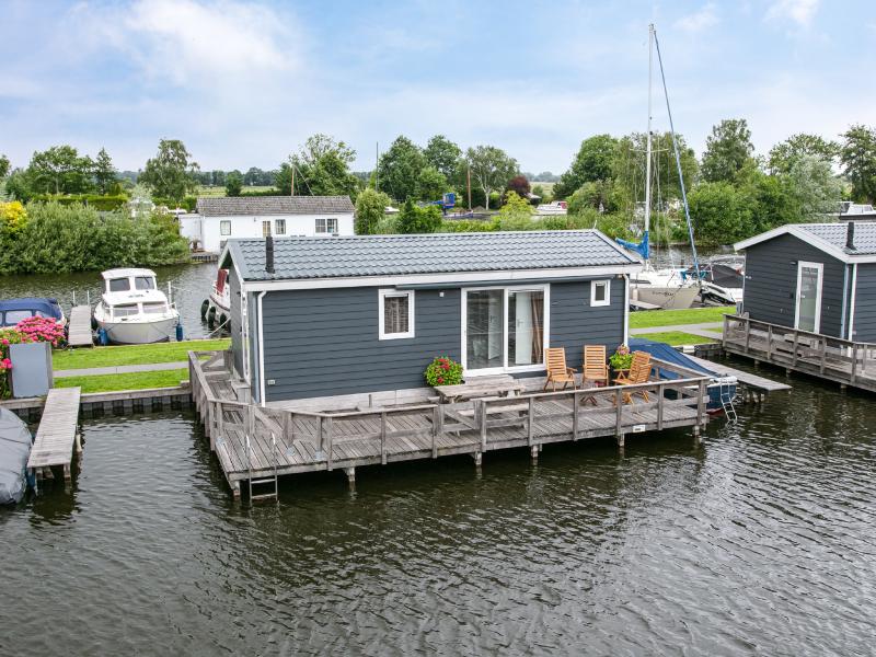 Air-conditioned chalet on the Loosdrecht lakes
