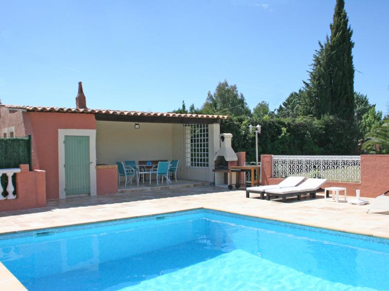Villa avec grand jardin clos et piscine privée