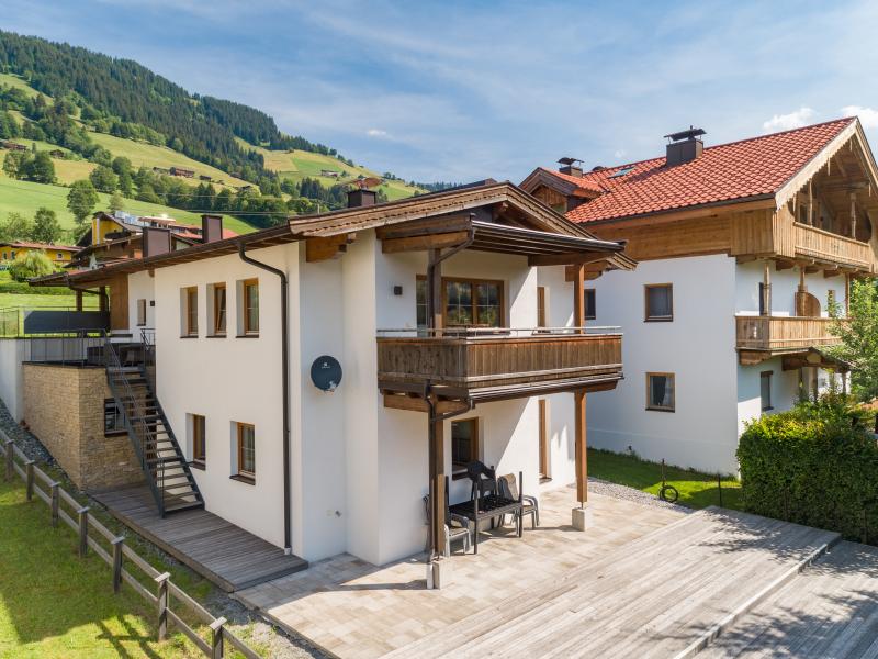 Group house at walking distance from the cosy Westendorf
