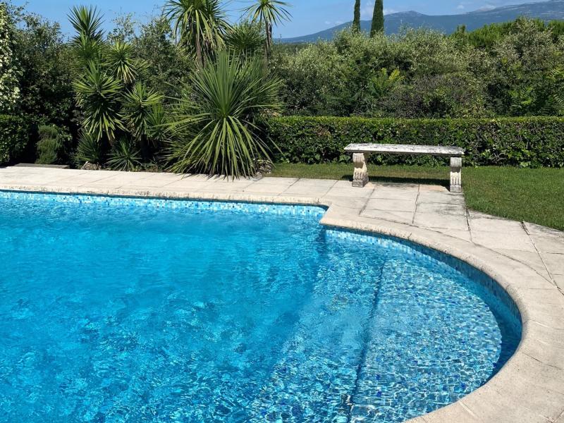 Villa mit privatem Pool, 10 km vom Meer entfernt