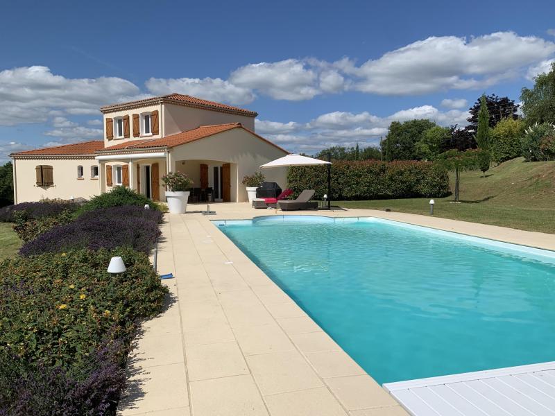 Moderne villa met privézwembad en tuin