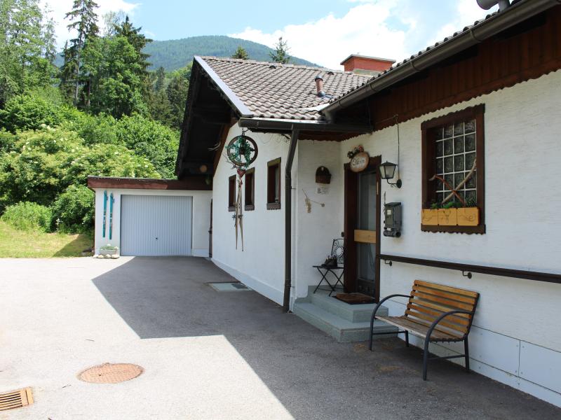 Haus mit Garten umgebung Bad Kleinkirchheim