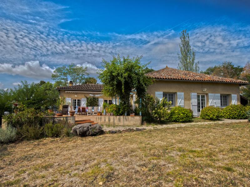 Beautiful and warm house in the countryside
