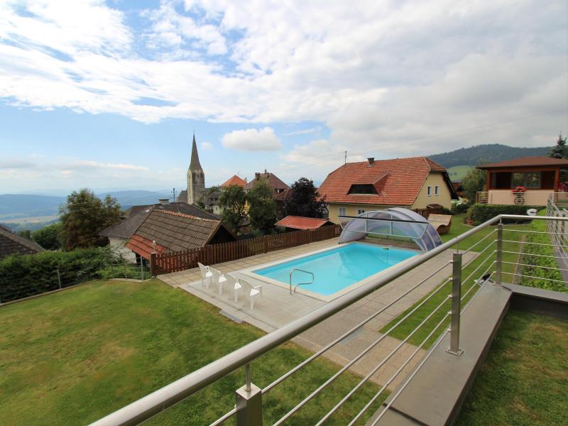 Holiday apartment in a quiet location with pool