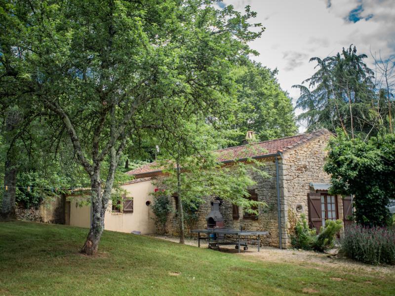 Gelijksvloerse gîte met grote tuin