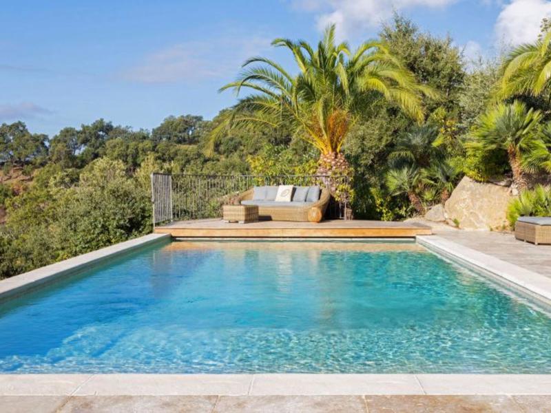 Wunderschöne Villa mit Pool und Meerblick
