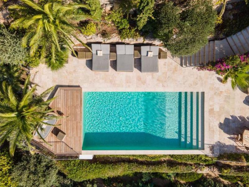 Superbe villa avec piscine et vue sur la mer
