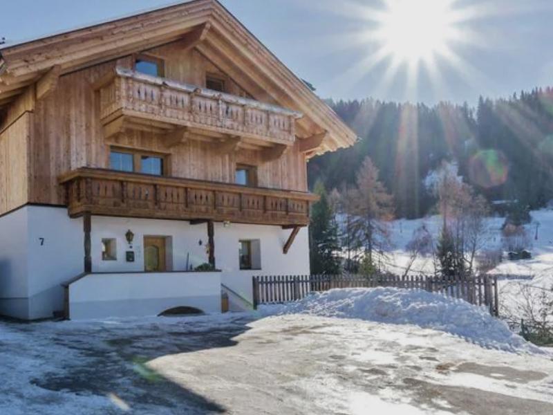 Spacious apartment in a mountain village