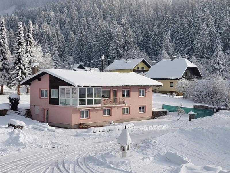 Beautiful apartment with mountain views