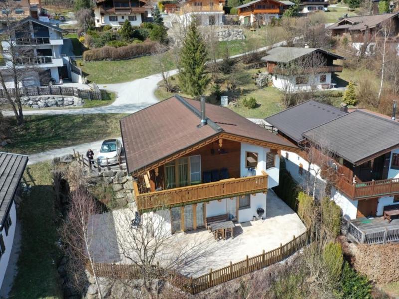 Sunny, quiet chalet with grand panorama

