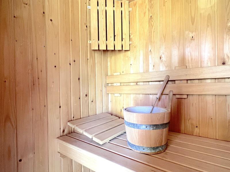 Maison élégante avec bain à remous et sauna