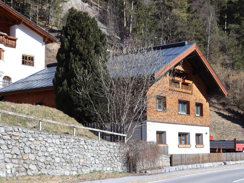 Group house only 5 km from the St.Anton ski area
