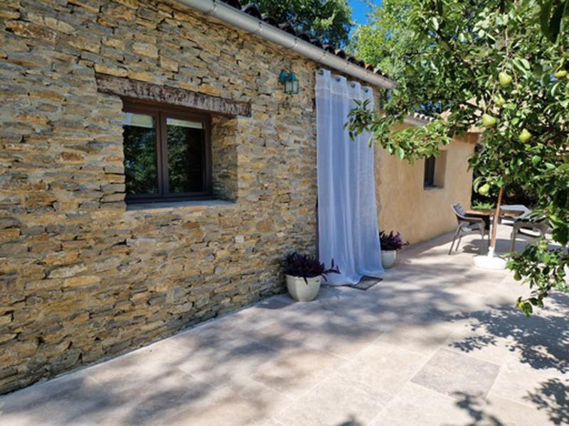 Tastefully decorated gîte with airco and heated pool