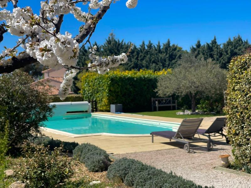 Schöne Villa mit Pool in der Nähe Mont-Ventoux