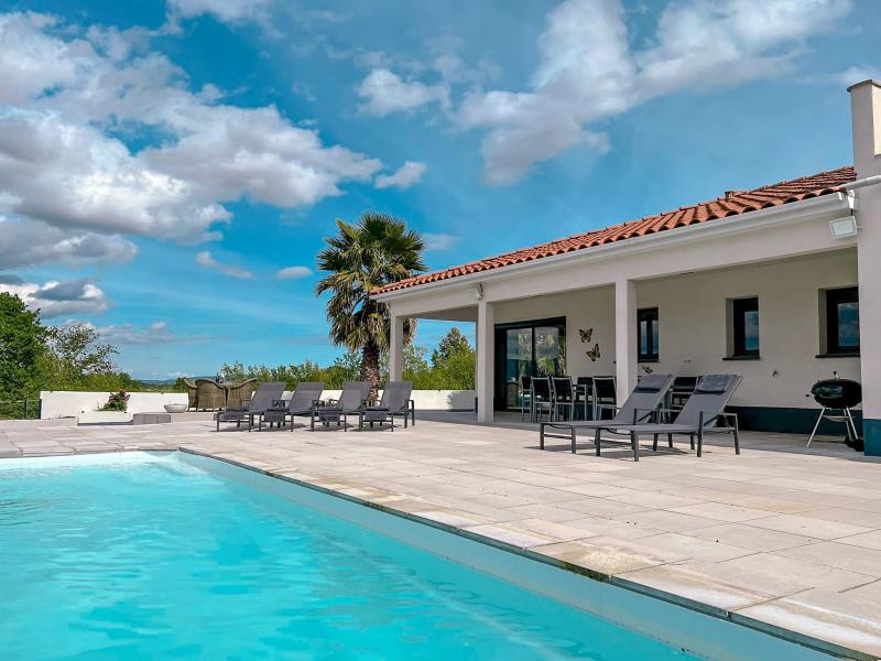 Luxe villa met zwembad en panoramisch uitzicht