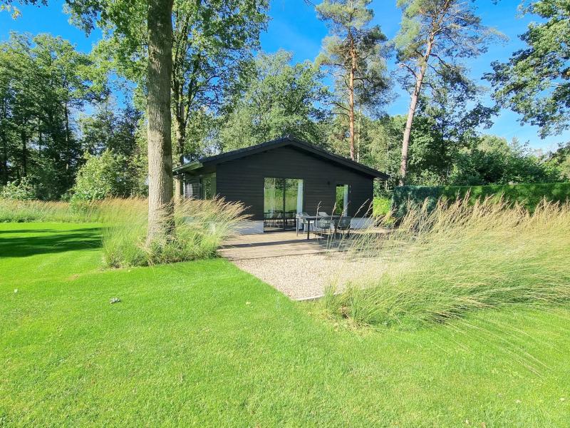 Prachtig ingericht boshuis met gigantische tuin