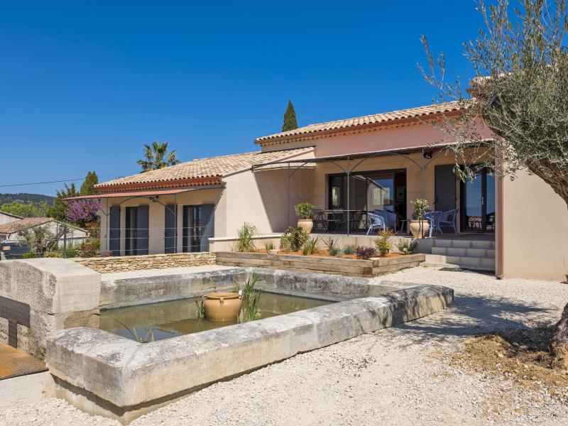 Luxe villa met airco en privézwembad vlakbij dorp