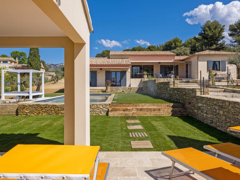 Luxe villa met airco en privézwembad vlakbij dorp