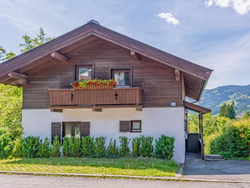 Cosy holiday apartment, only 450m to the ski lift