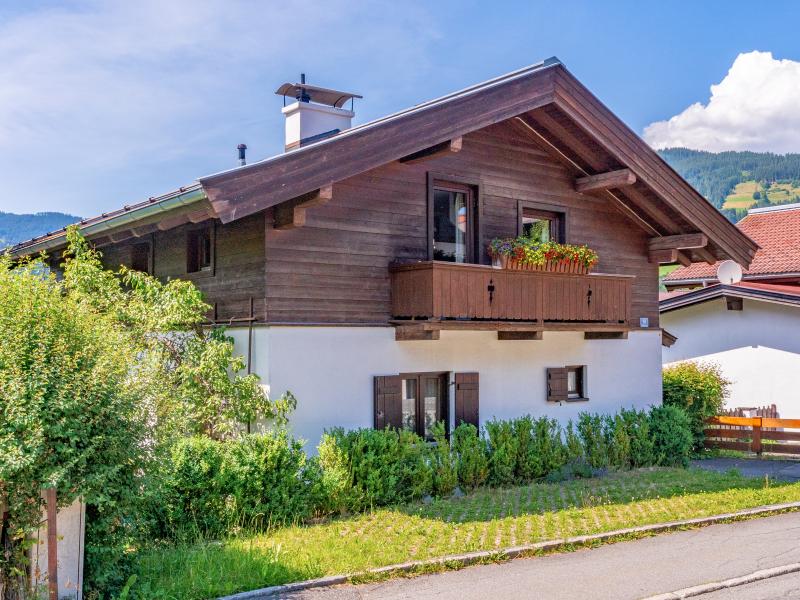 Cosy holiday flat, only 450m to the ski lift
