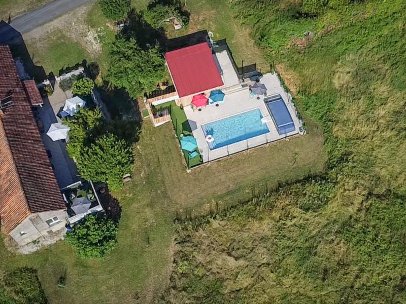 Belle maison de vacances avec piscine privée et vue
