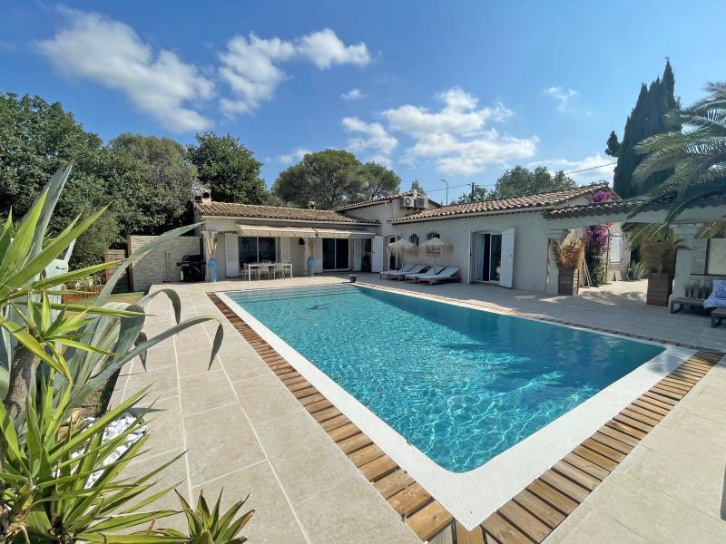 Villa de luxe avec clim & piscine, près de la mer