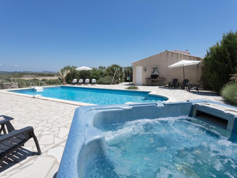 Luxe villa met studio, privé zwembad en jacuzzi