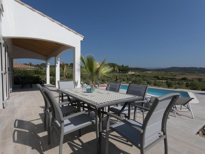 Spacious villa with pool and panoramic views