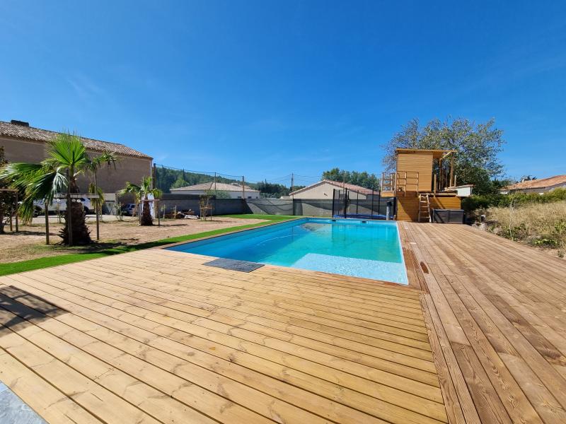 Moderne und komplette Villa mit privatem Pool