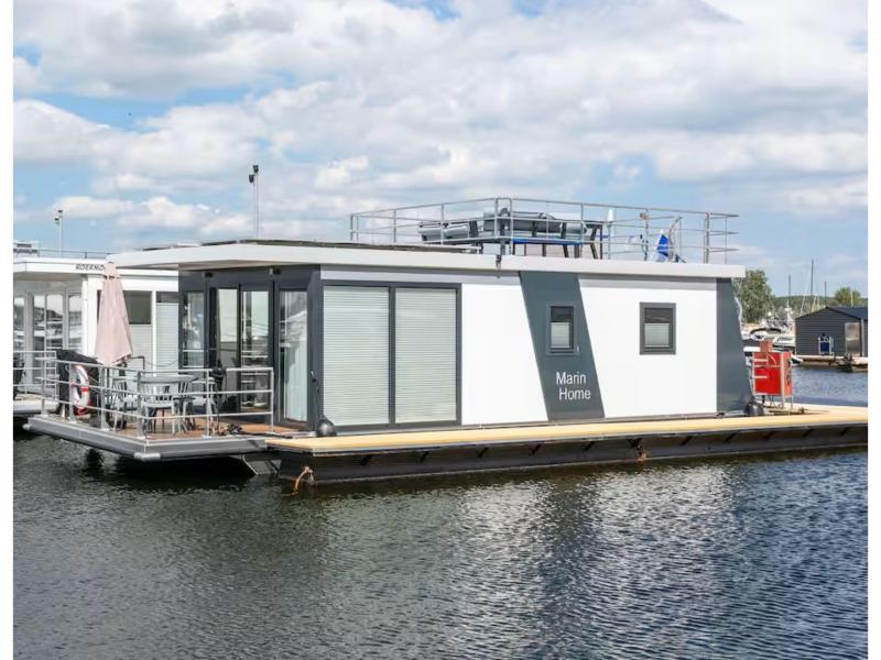 Prachtige woonboot met dakterras in mooie haven