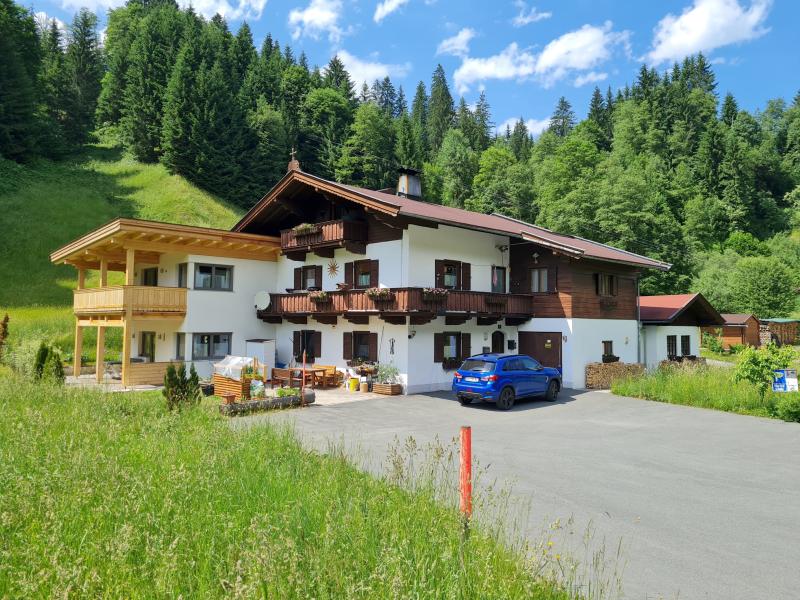 Sunny apartment near the ski lift