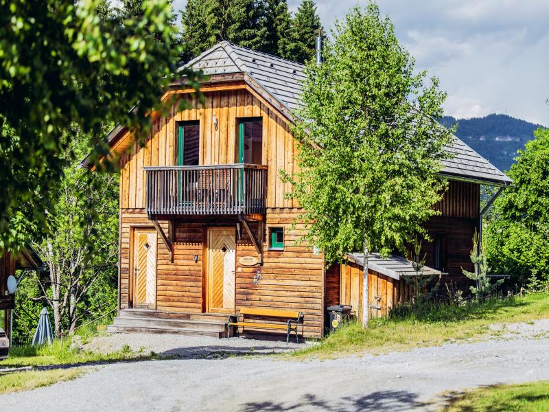 Holiday home with sauna near Kreischberg