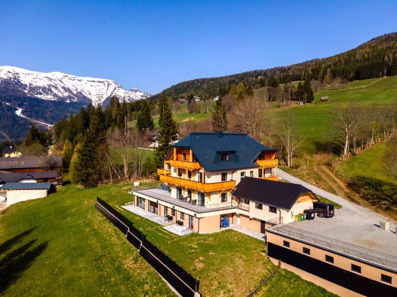 Schöne Wohnung mit Schwimmbad