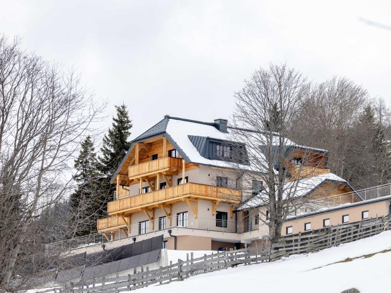 Große Wohnung mit Schwimmbad