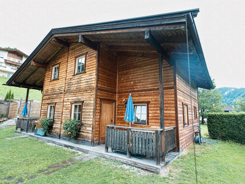 Two semi-detached chalets for travelling groups