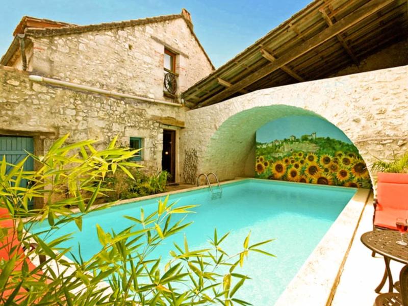 Luxus Dorfhaus mit herrlicher Aussicht und Pool