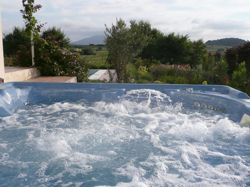 Luxuriöses Haus mit beheiztem Pool und Whirlpool