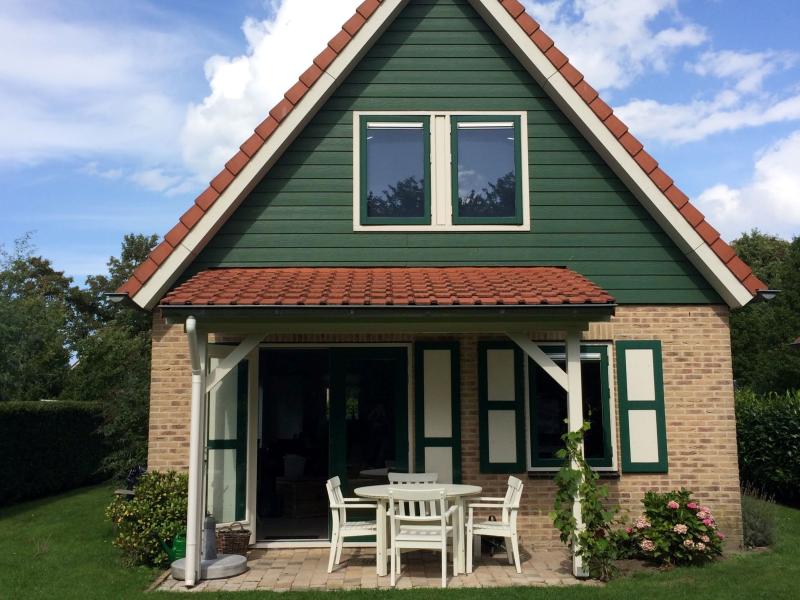 Schönes Haus in Zeeland mit schönem Garten