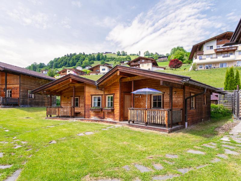 Nice little chalet with mountain views