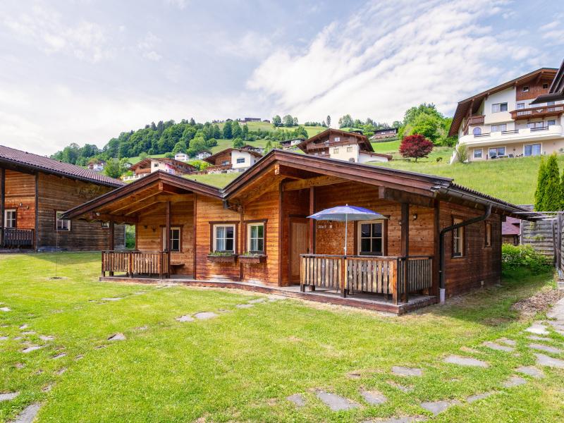 Two cosy chalets for small travel groups