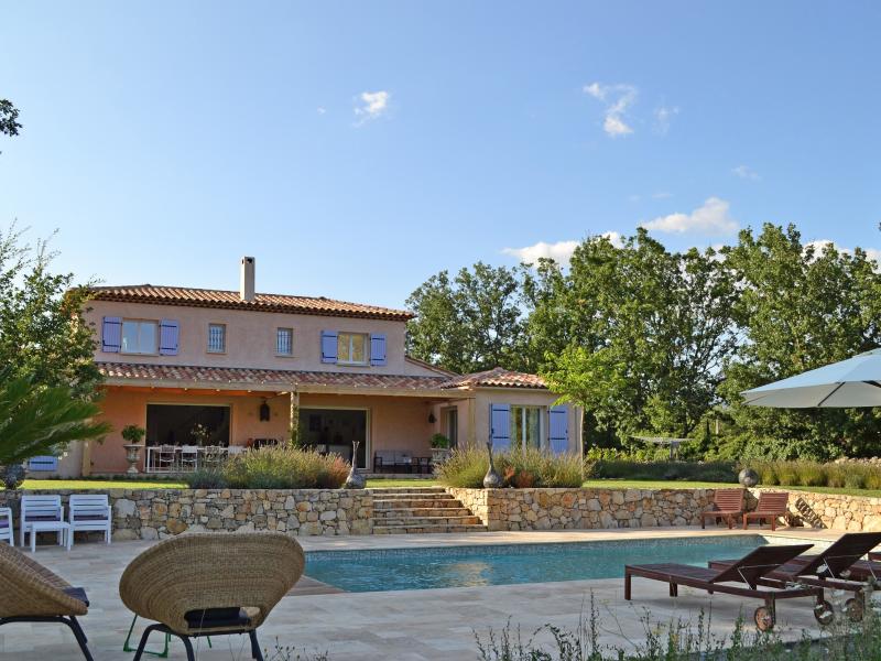 Villa de luxe avec beau jardin et piscine privée