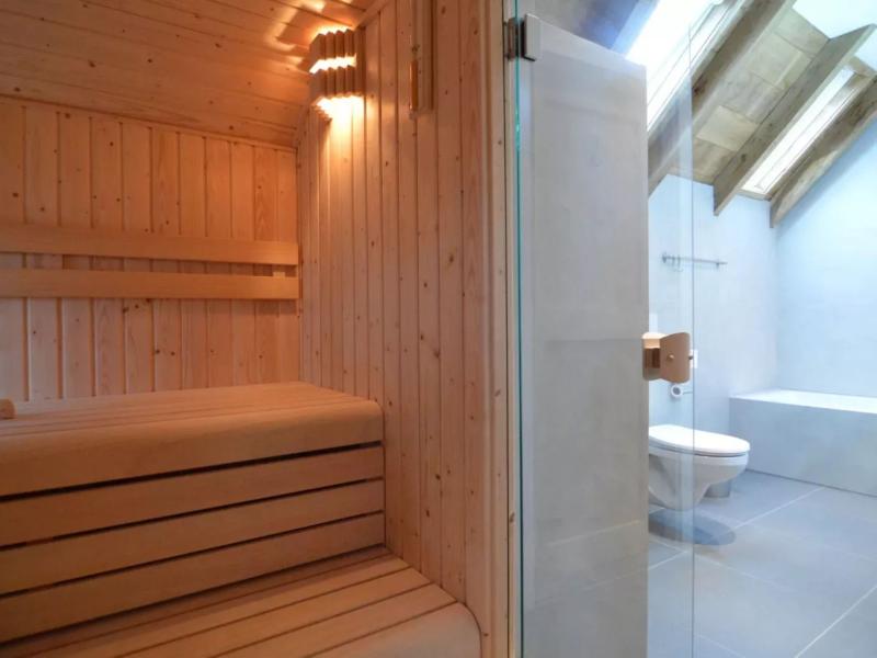 Luxurious and modern farmhouse with sauna
