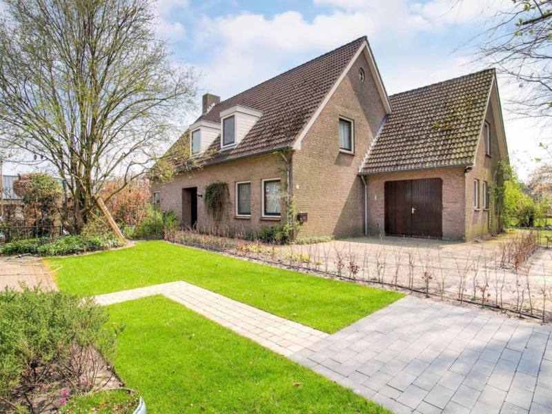 Vakantiewoning met een terras bij de duinen