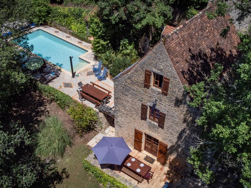 Very nice authentic gite with a private pool