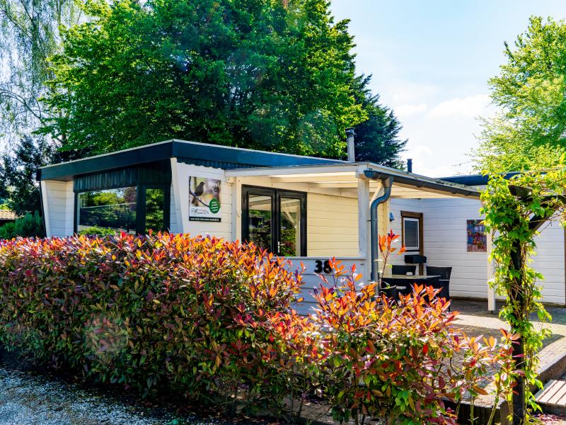 Schönes Chalet mit Terrasse inmitten der Natur