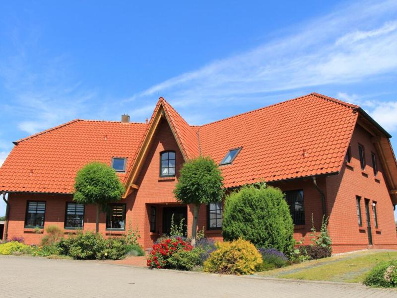 Strandnahes Ferienhaus mit Sauna und Whirlwanne