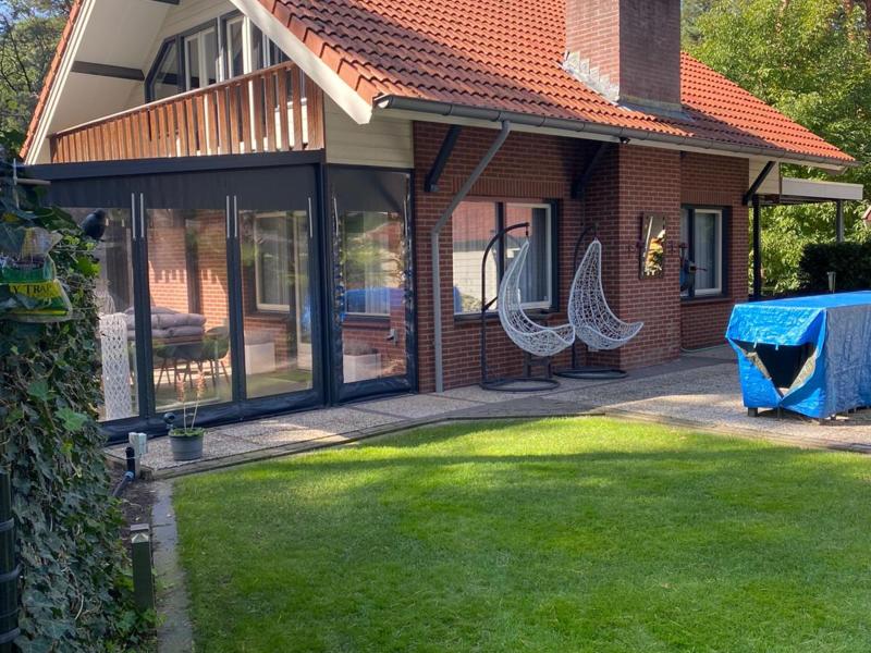Modern vakantiehuis met een mooie serre