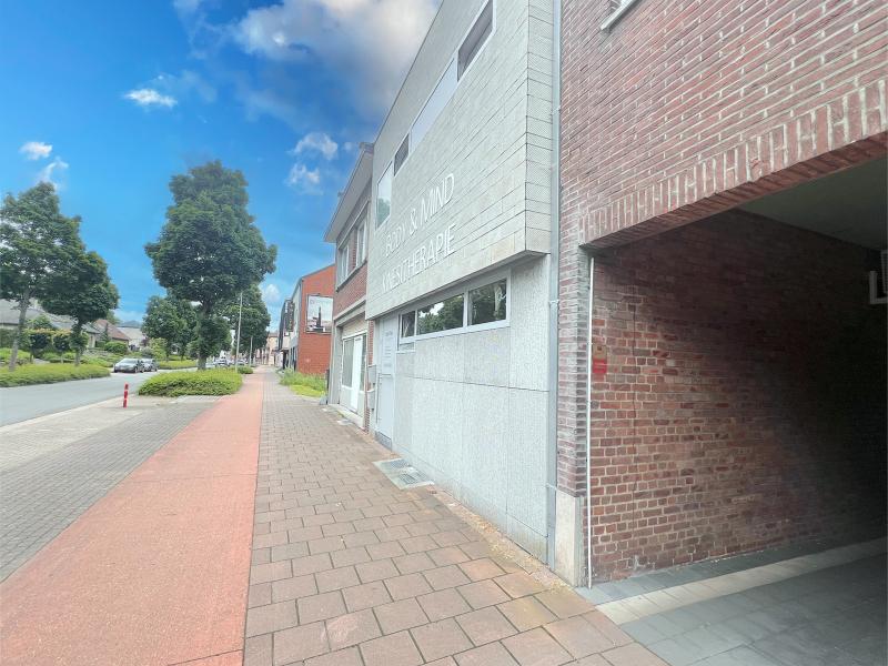 Ruim appartement met tuin vlakbij centrum Genk